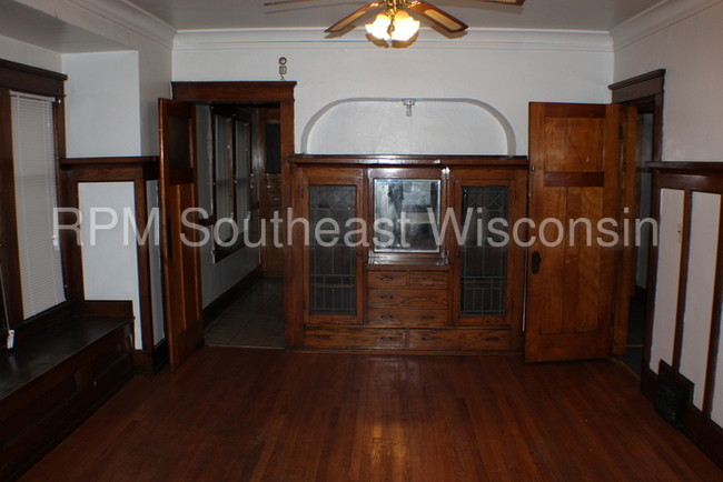 Building Photo - 3278 N Buffum St