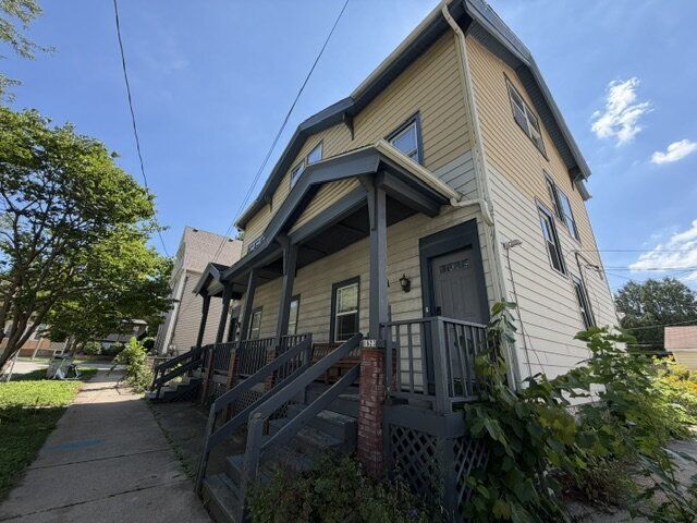 Building Photo - 1625 E Webster Pl