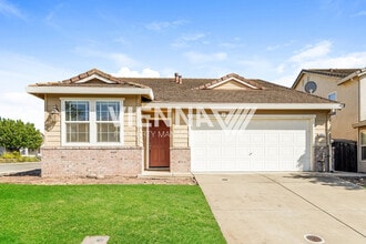 Building Photo - 2856 Cardinal Dr