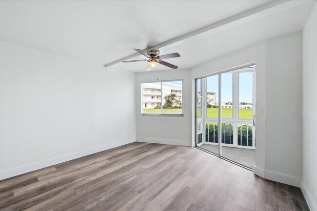 Building Photo - 769 John Ringling Blvd