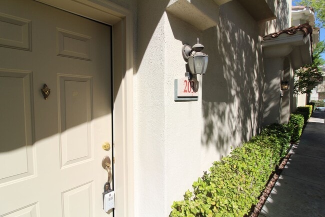 Building Photo - No Showings until 11/28/2023