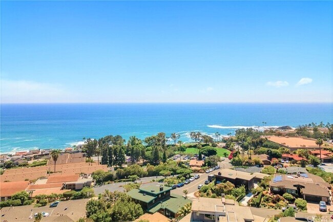 Foto del edificio - Ocean View Single Level Laguna Beach Condo!