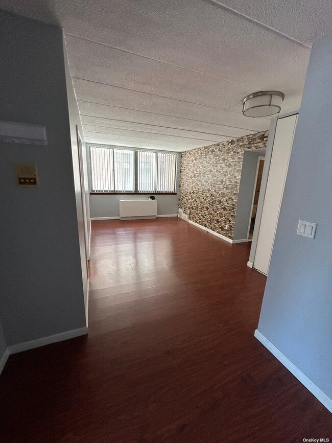 Building Photo - 97-12-97-63 63rd Dr