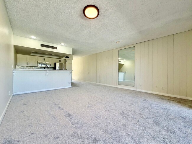 Foto del edificio - AVAILABLE NOW!!  1 Bedroom 1 Bathroom UPSTAIRS Apartment in Palm Springs!