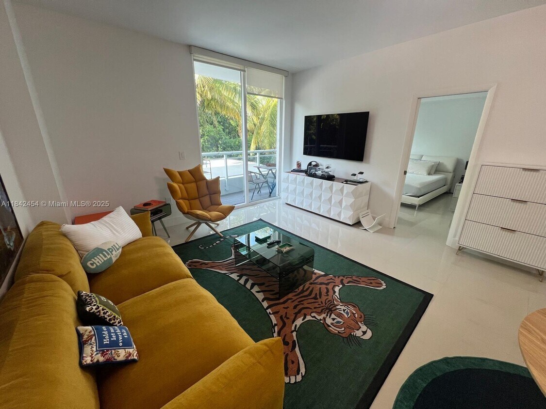 Foto principal - 2020 Prairie Ave