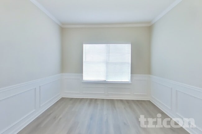 Building Photo - 7587 Poplar Falls St