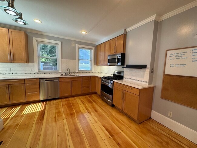 Foto del edificio - 8 Elmwood St