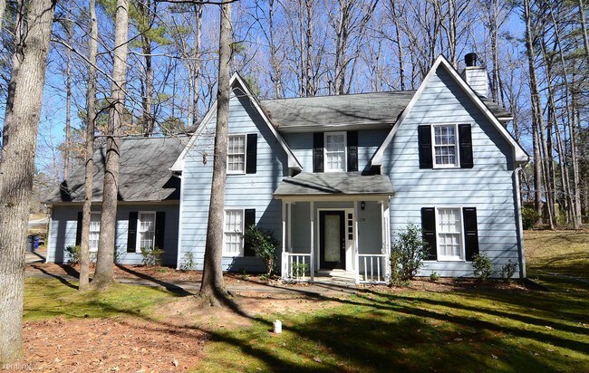 Building Photo - 4 br, 2.5 bath House - 150 Oak Street