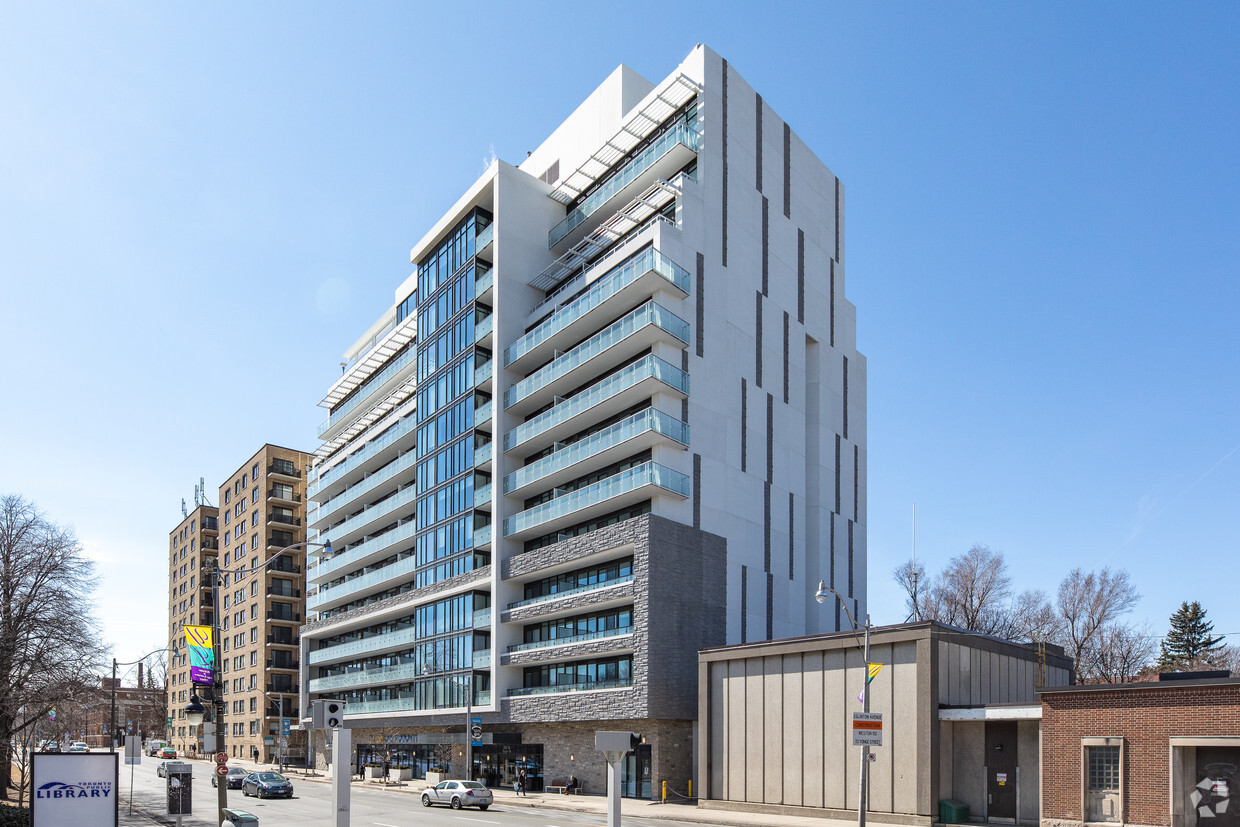 Primary Photo - 3018 Yonge St