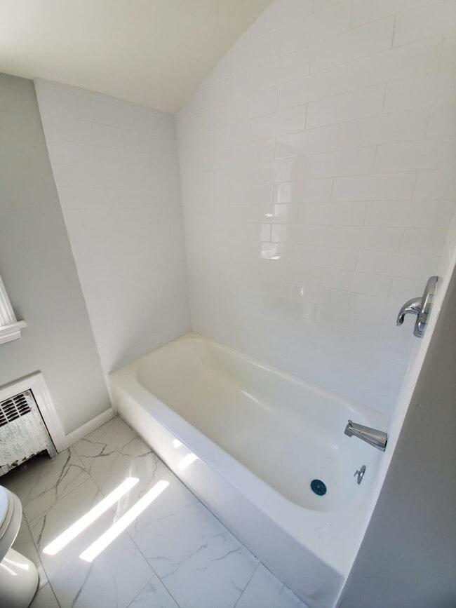 Photo - 220 France St (Rocky Hill, CT) Apartments