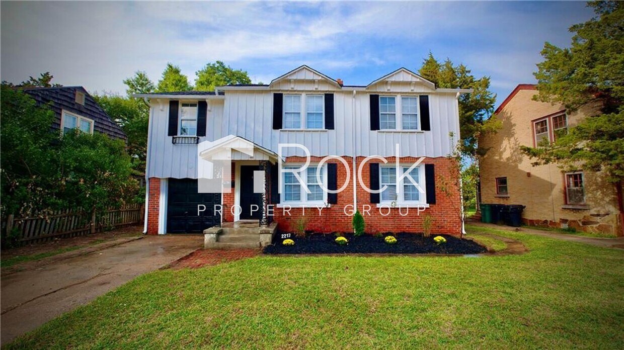 Foto principal - Beautifully Remodeled 4-Bedroom Home near ...