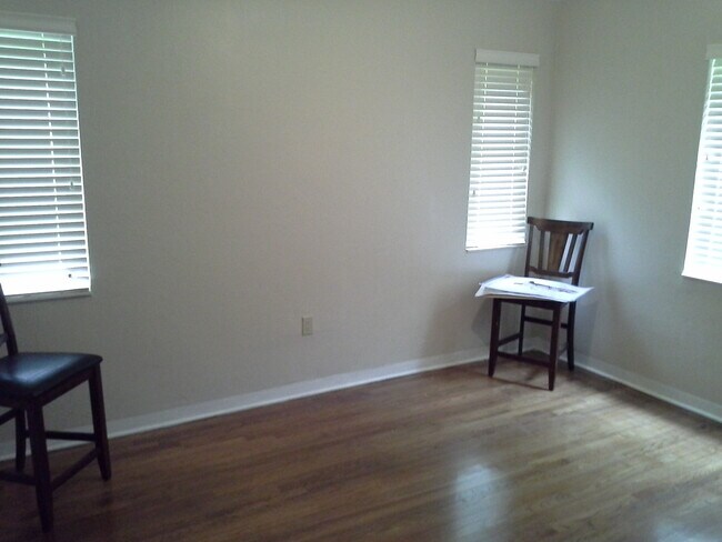 Foto del edificio - 667 NE 121st St