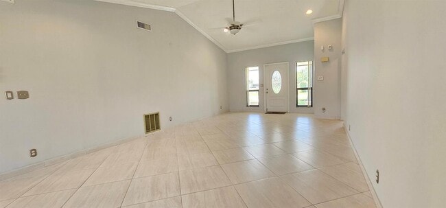 Foto del edificio - 3298 Shadow Wood Dr