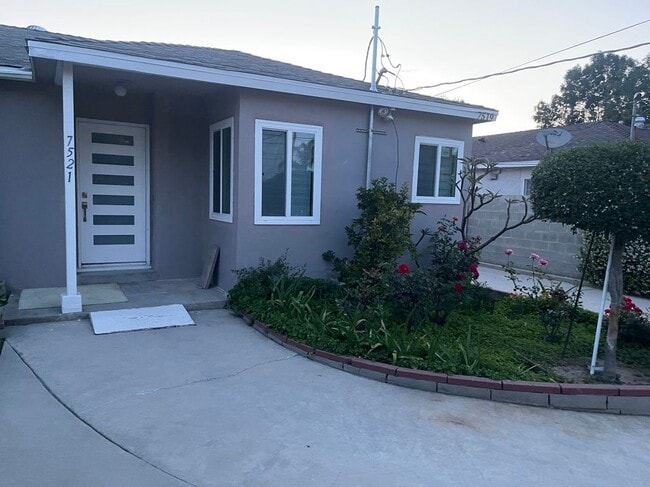 Building Photo - 7521 Amigo Ave