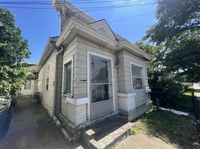 Building Photo - 420 N Broadway