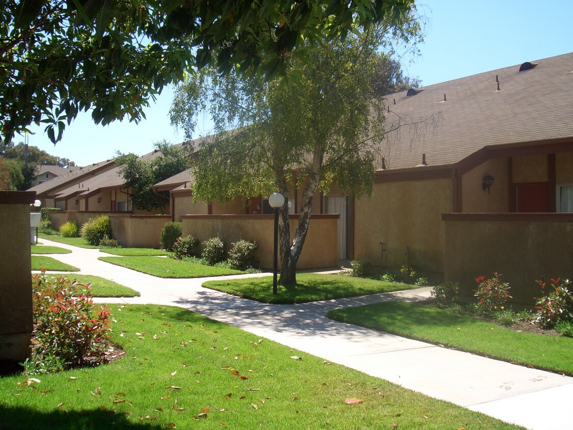 Park Elm Townhomes Apartments in Arroyo Grande, CA
