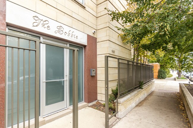 Foto del edificio - 900 W Hubbard St