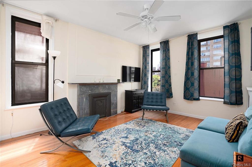 Foto principal - 401 E 82nd St