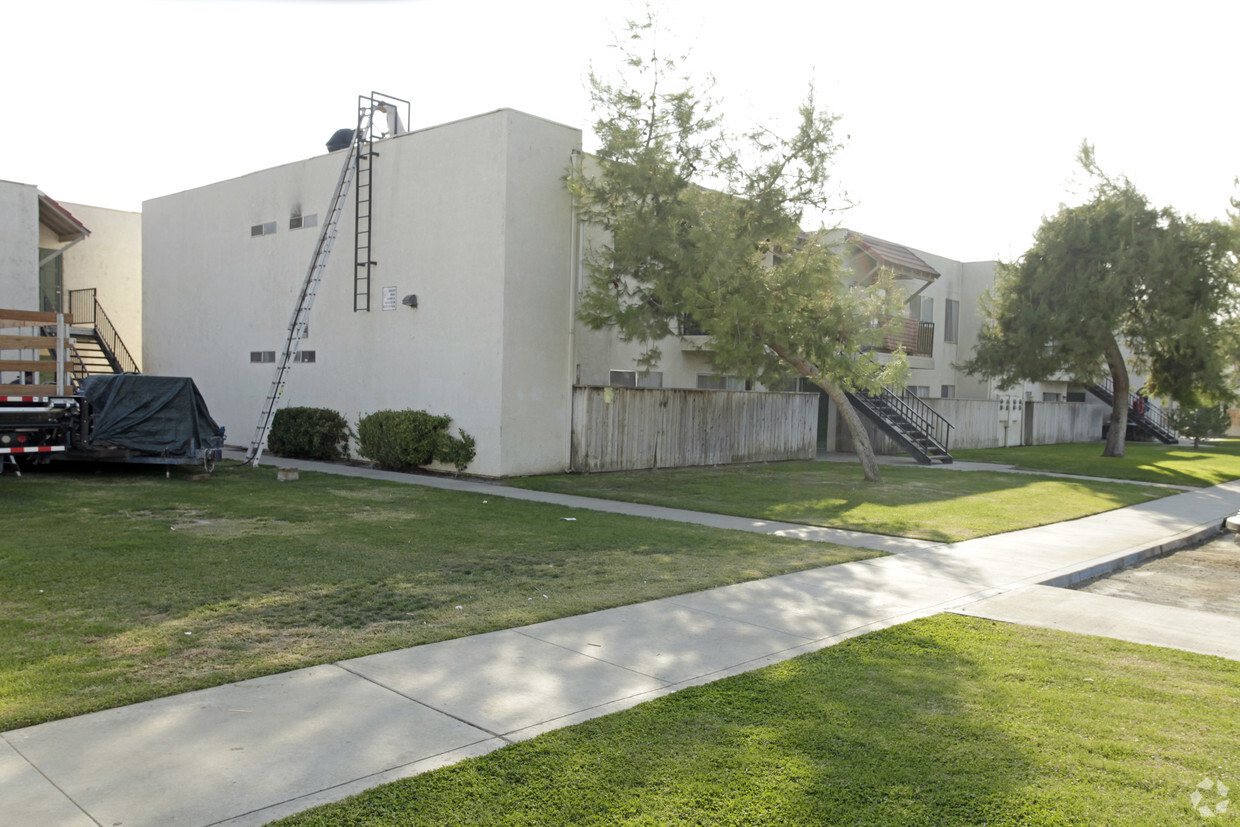 Foto del edificio - Peppertree Apartments