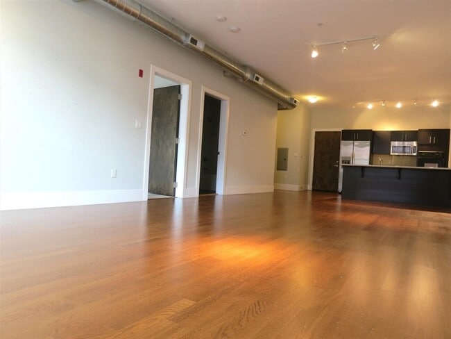 Building Photo - 154 W 2nd St