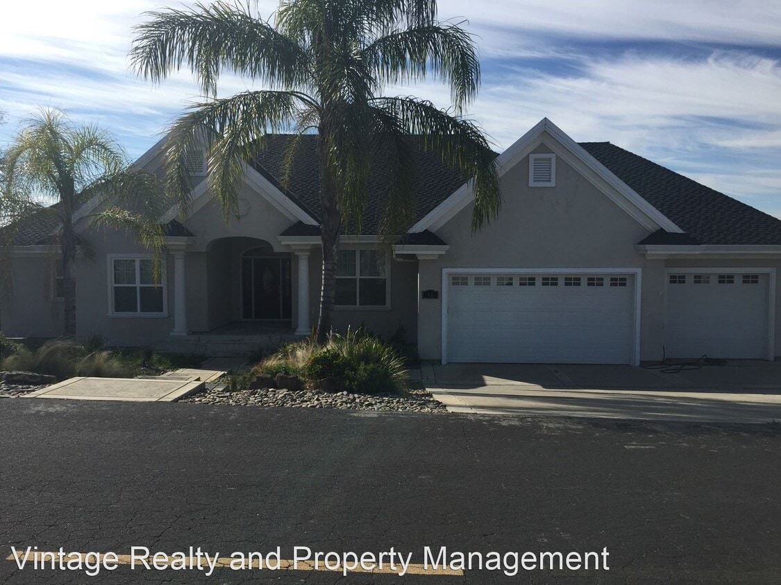 Primary Photo - 4 br, 3 bath House - 48 Willet Ct