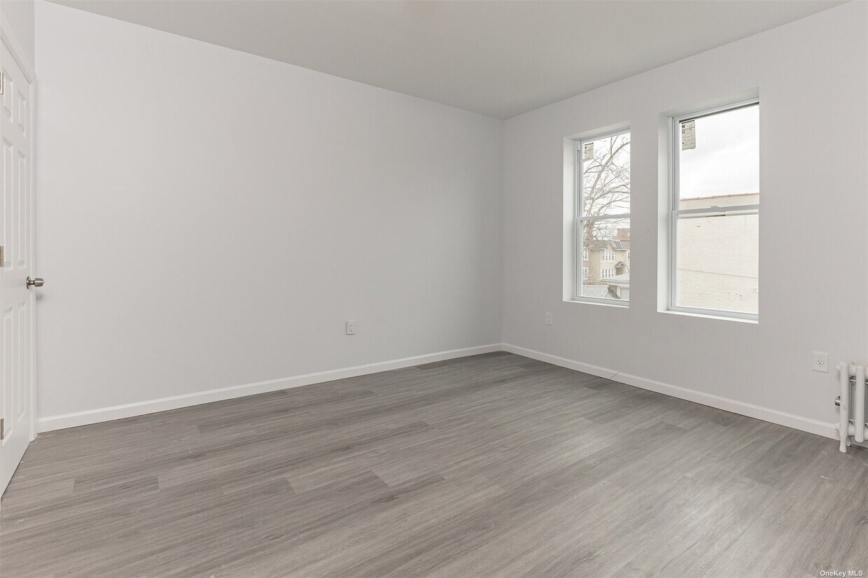 Foto del edificio - 64-05-64-35 35th Ave