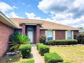 Building Photo - 615 Batten Blvd