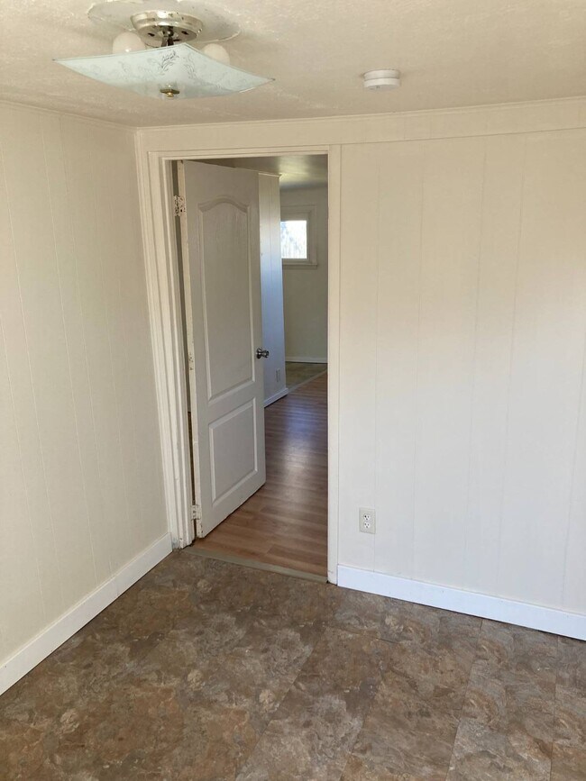 Foto del edificio - 1625 Navarre Rd SW