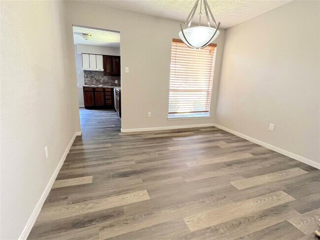 Foto del edificio - 15047 Blueridge Rd