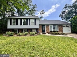 Building Photo - 15712 Edgewood Dr