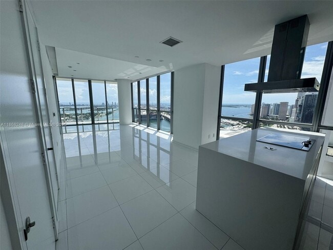 Foto del edificio - 1100 Biscayne Blvd