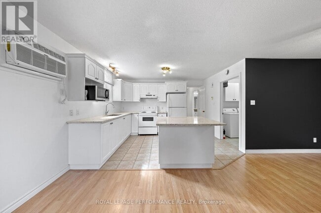 Building Photo - 171-171 Rue Mabel
