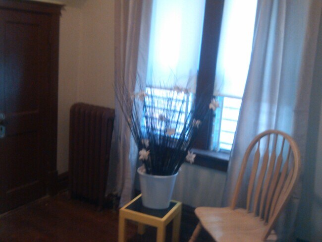 Fotografía del edificio - 4829 Margaretta Ave