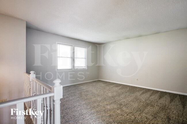 Building Photo - 606 NE Park Cir