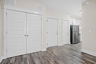 NEW 1BR Entry + Kitchen - Maple on Melody