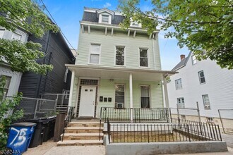 Building Photo - 73 S 13th St