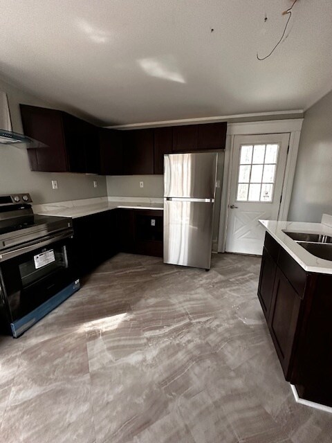 Kitchen - 5897-5901 US-9