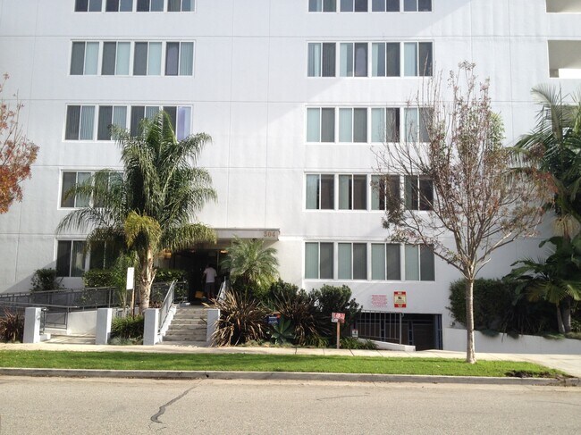 Foto del edificio - 304 S Elm Dr