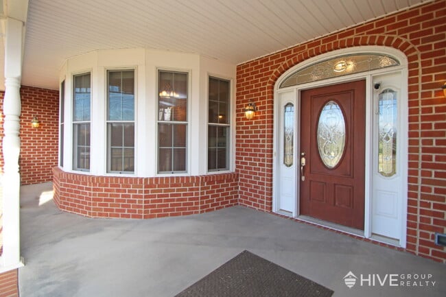Photo - Peaceful One-Level Living with Mountain Views Apartment
