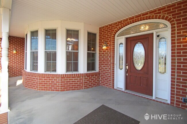 Foto del edificio - Peaceful One-Level Living with Mountain Views