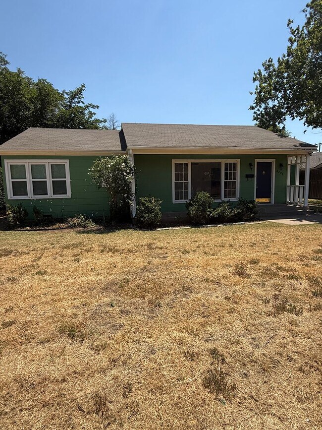 Foto del edificio - Pre Leasing for Fall 2026! 3/2 in Tech Terrace