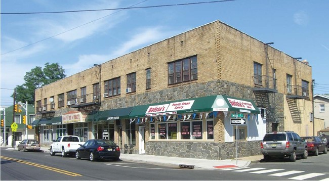 Building Photo - 280 Main St