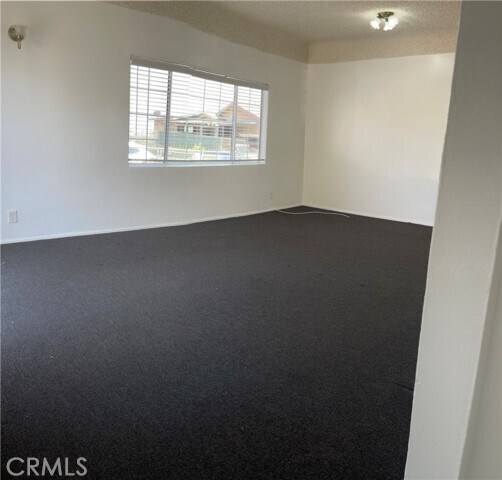 Foto del edificio - 1187 Stringer Ave