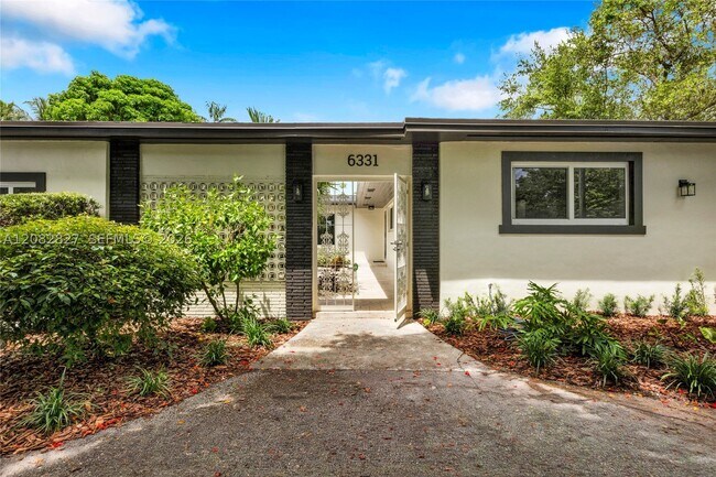 Foto del edificio - 6331 SW 62nd Terrace