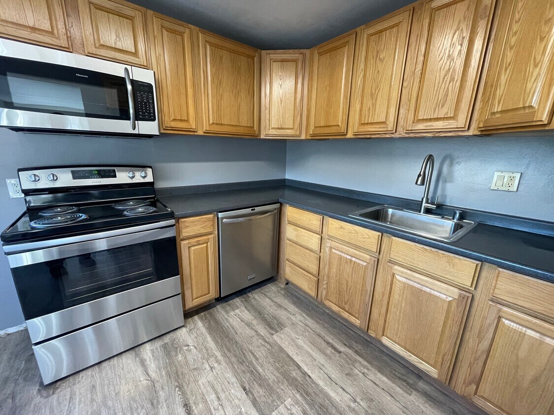 629 W Nickerson St Unit 2, Seattle, WA 98119 Apartments in Seattle