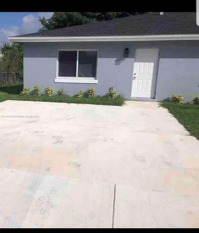 Foto del edificio - 5811 SW 26th St