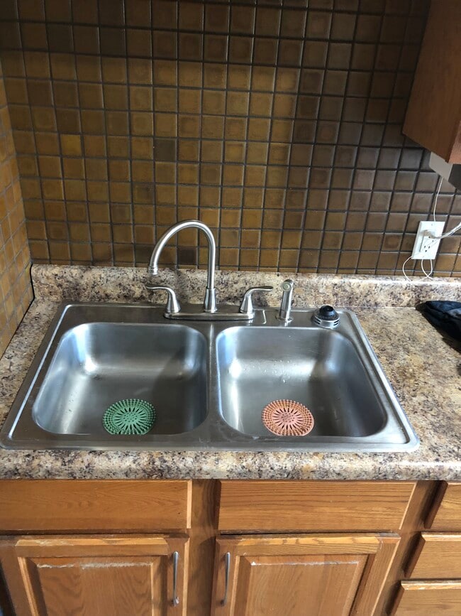 Kitchen Sink - 812 Swift Ave