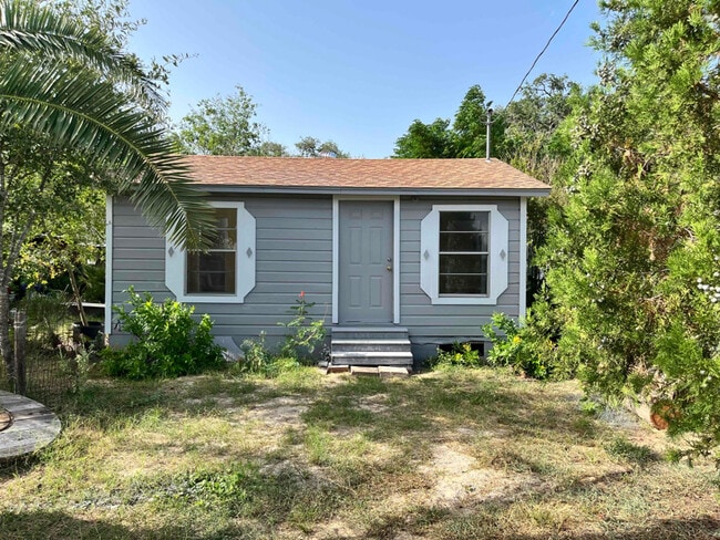 Building Photo - 713 Bowen St