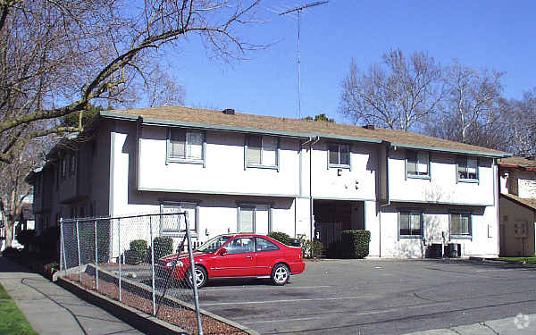 Building Photo - U Street Apartments