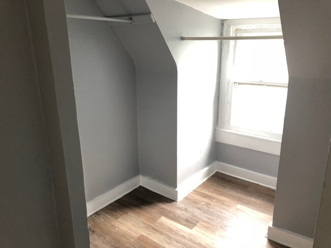 Foto del edificio - 472 Hudson Ave
